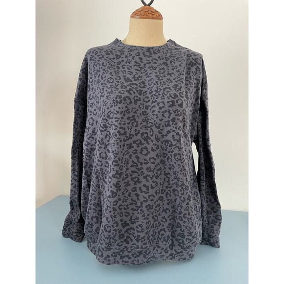 Athleta women’s purple cheetah print sweatshirt size M - Picture 1 of 5